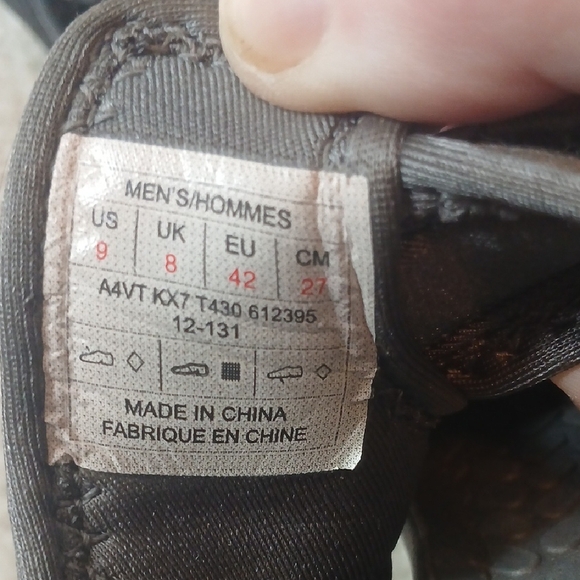 The North Face Black and Gray Sandals with Textured Strap - Picture 6 of 6